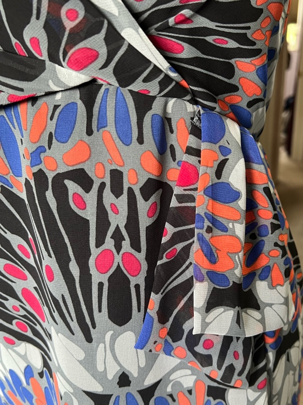 Banana Republic Sleeveless V-Neck Floral Wrap Dress size 2 - Picture 5 of 7